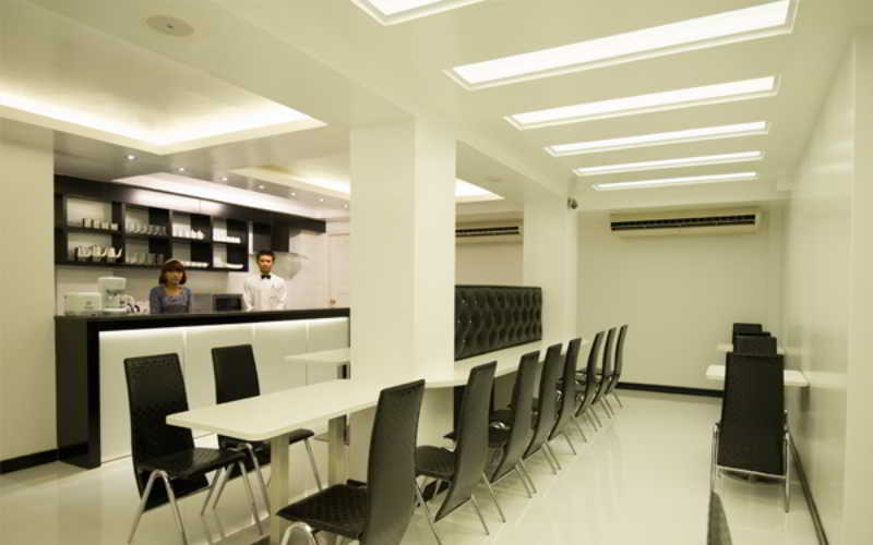 Clover City Center Hotel Rangum Exterior foto