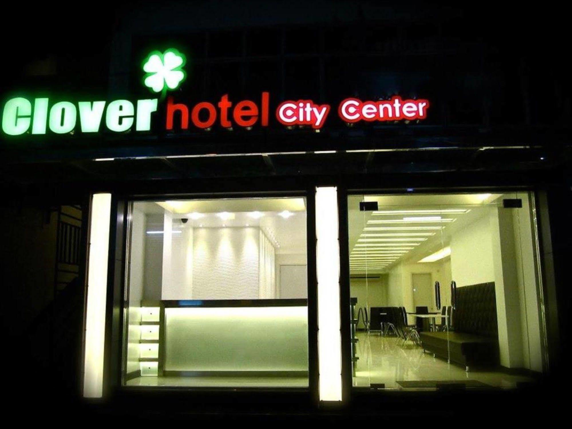 Clover City Center Hotel Rangum Exterior foto