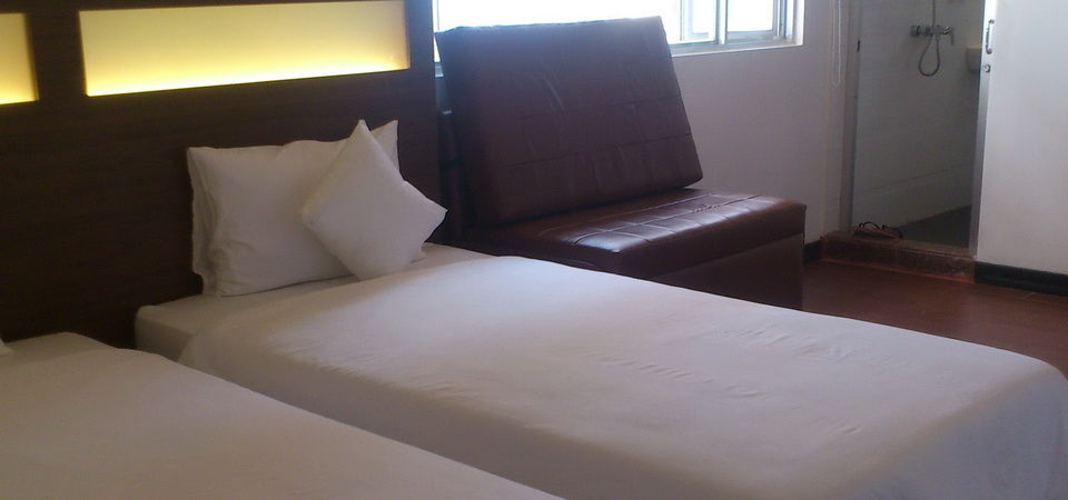 Clover City Center Hotel Rangum Exterior foto