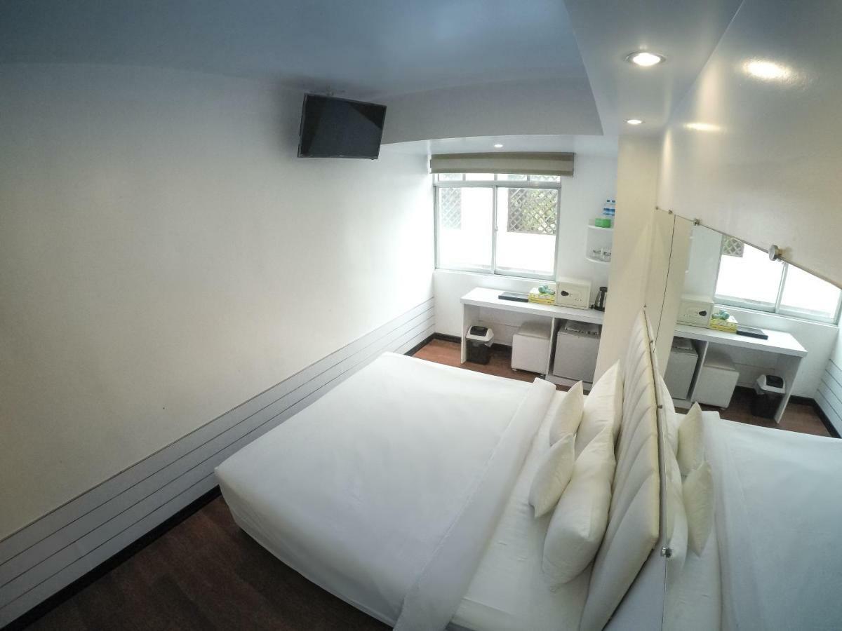 Clover City Center Hotel Rangum Exterior foto